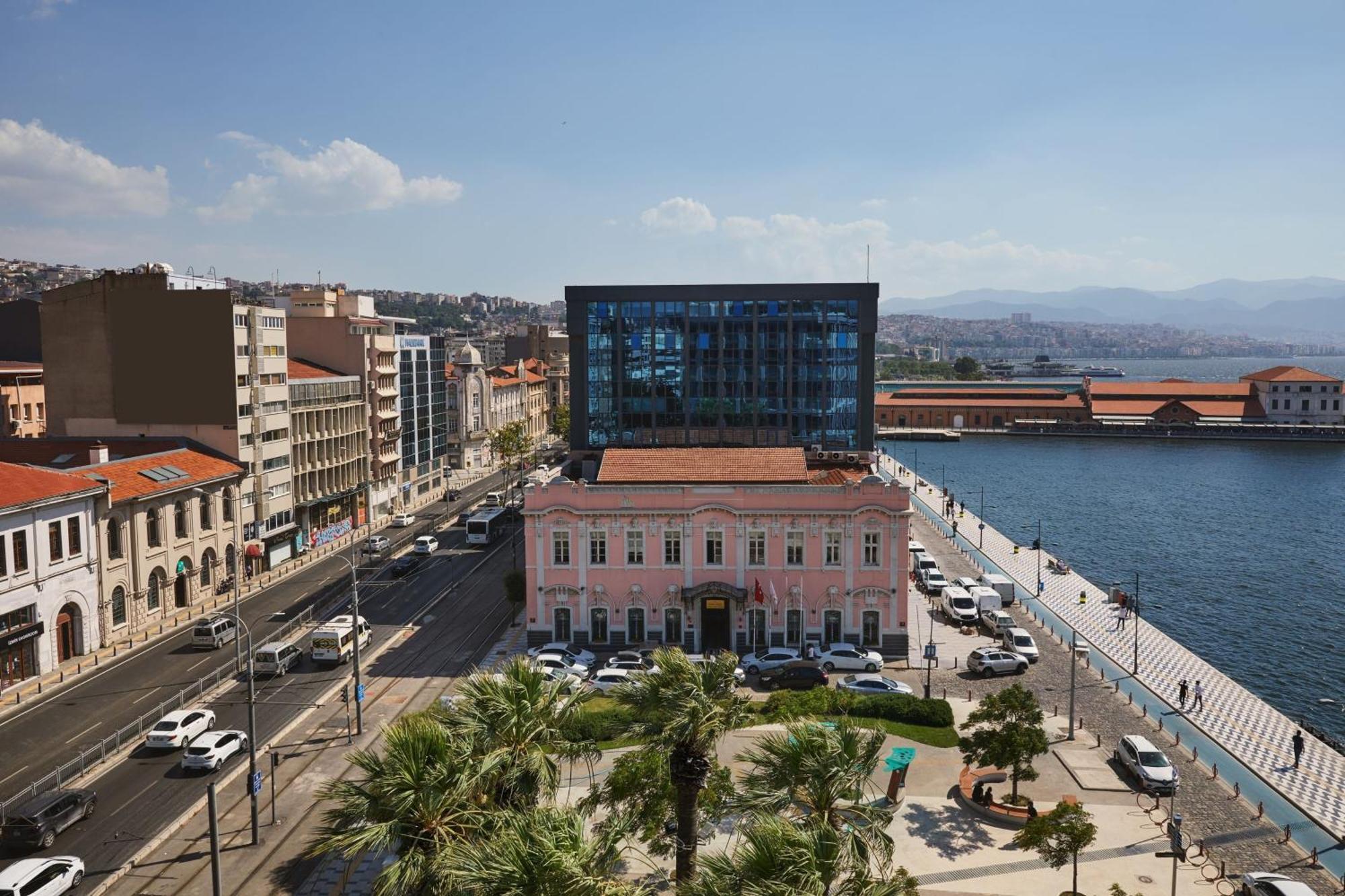 Izmir Marriott Hotel Exteriér fotografie The new building of the National Museum of Contemporary Art