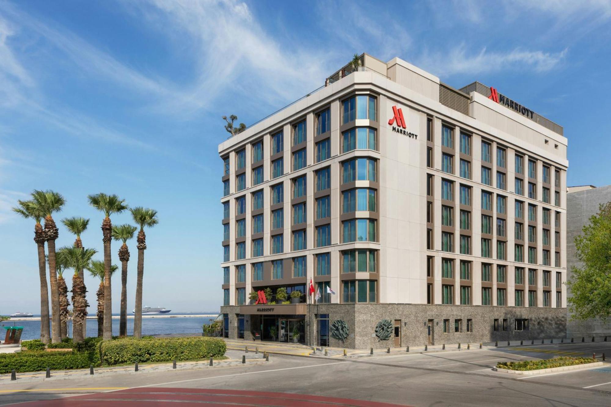 Izmir Marriott Hotel Exteriér fotografie The hotel in 2016