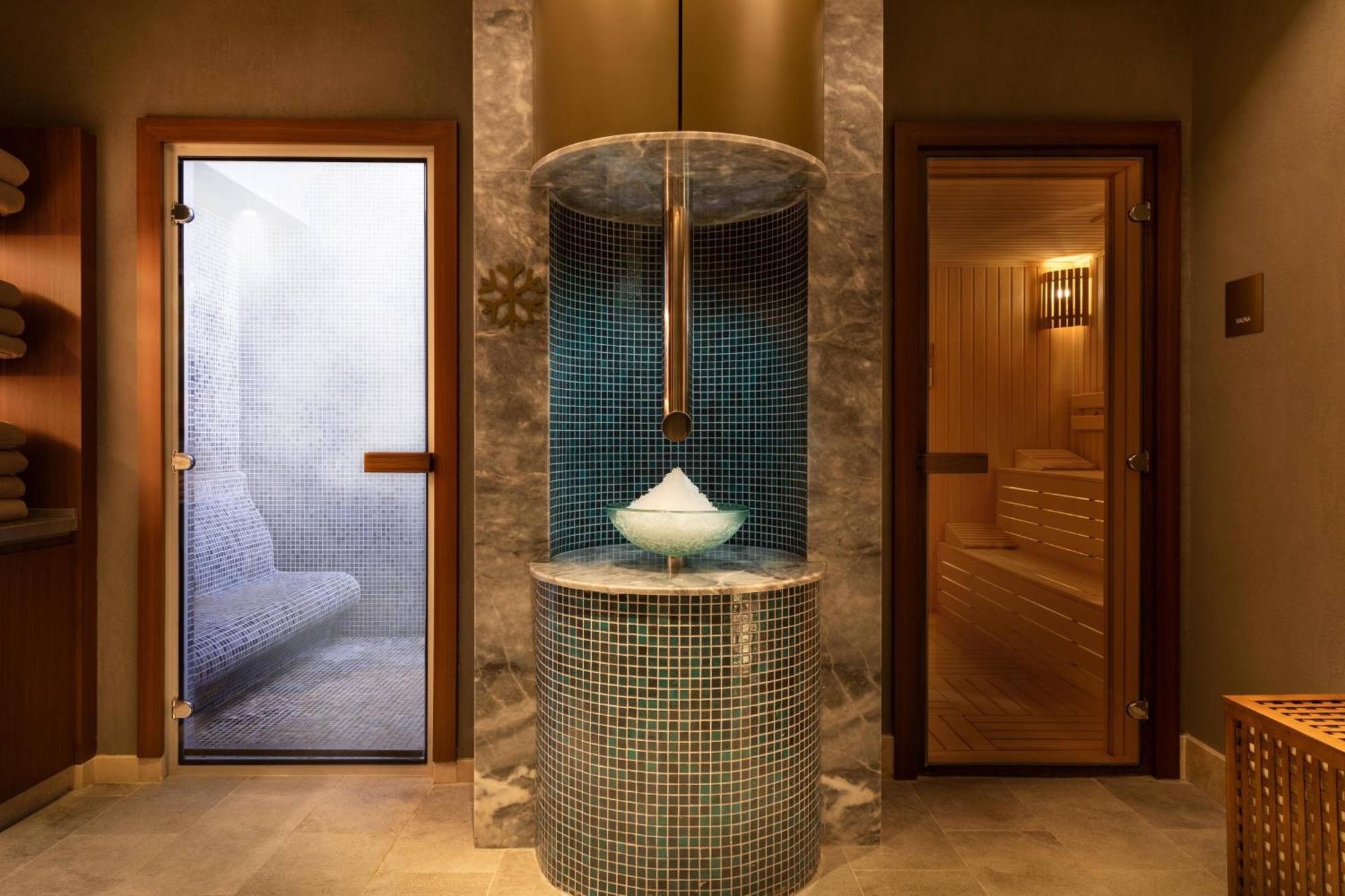 Izmir Marriott Hotel Exteriér fotografie Spa at The Oberoi, Mumbai